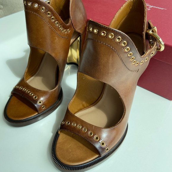 Salvatore Ferragamo Narny Leather Grommet Trim 8.5 - Picture 2 of 8